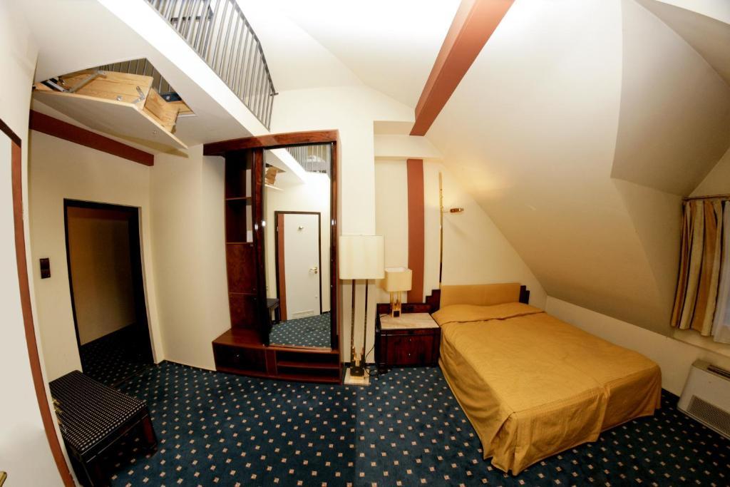 Hotel Podzamcze Tarnów Exteriér fotografie