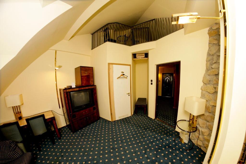 Hotel Podzamcze Tarnów Exteriér fotografie